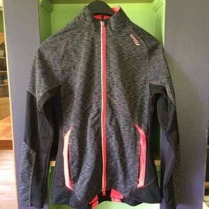 Saucony Jackets & Coats - Saucony Women’s Running Jacket Pink + Grey XS NWOT Saucony Jackets & Coats - Saucony Women’s Running Jacket Pink + Grey XS NWOT